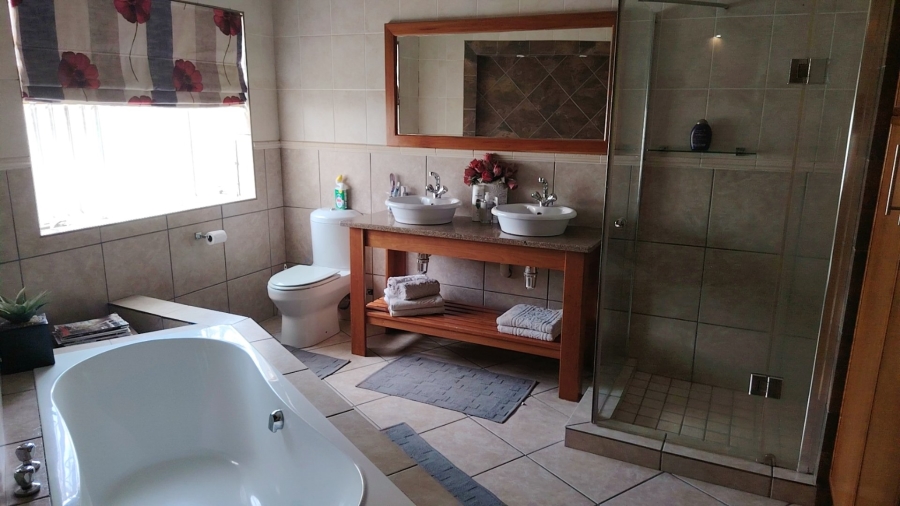 3 Bedroom Property for Sale in Roosheuwel North West